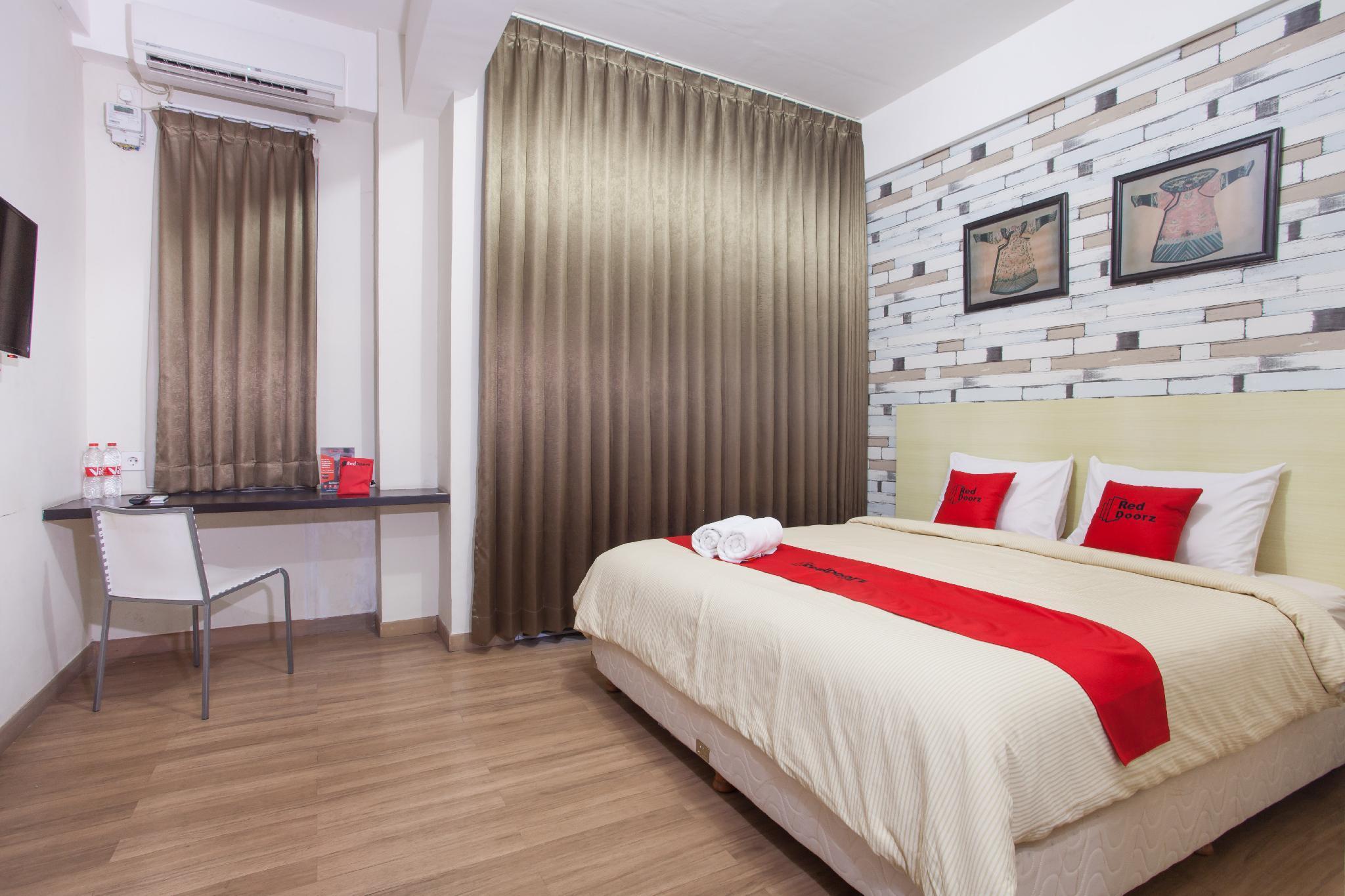 Reddoorz @ Riverside Hotel 3*