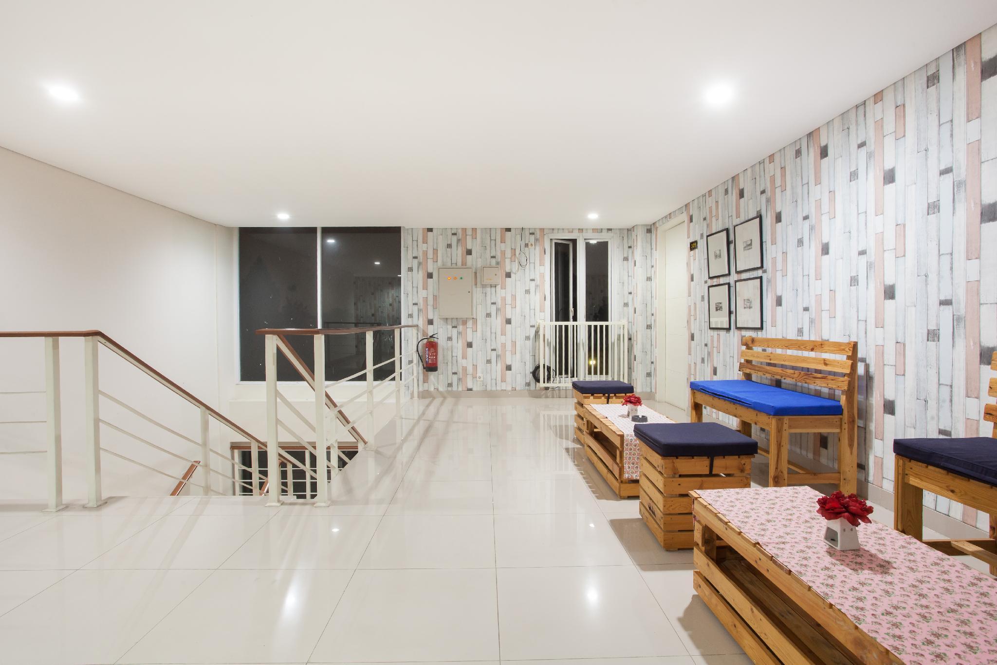 Hotel Reddoorz @ Riverside 3*